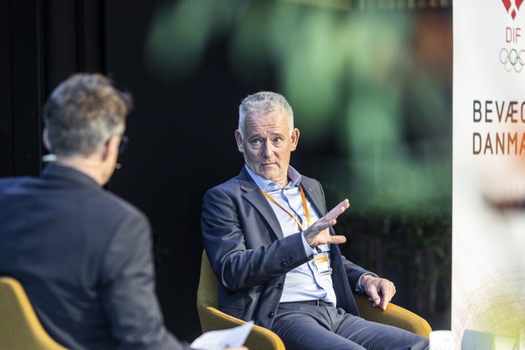 I 34 år har Lee Doyle arbejdet med socialt arbejde i London-klubben, hvor omfanget af indsatsen er skaleret massivt op i takt med klubbens sportslige succes.