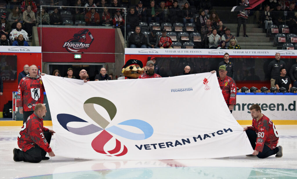 DIF's Veteran match banner på ishockeybanen