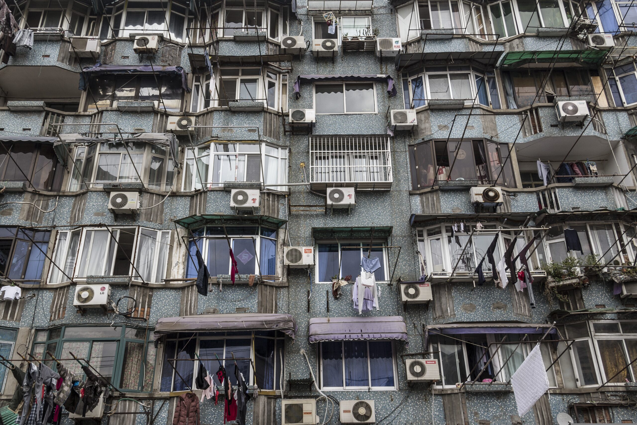 Building with aircondition units